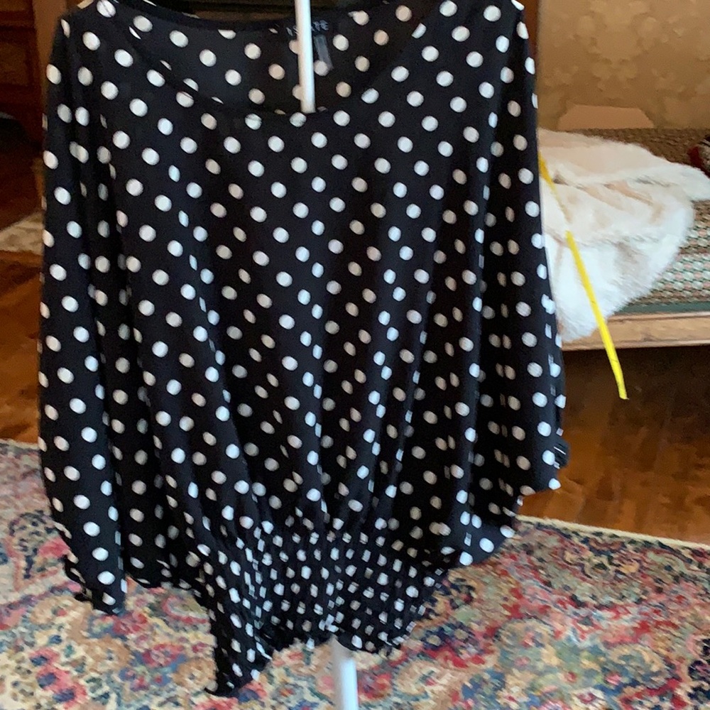1state poly and spandex ribbed waist blouse. NWOT